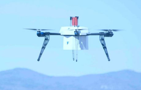 חברת Flirtey  היתה הראשונה בארה"ב לבצע משלוח עסקי ראשון.